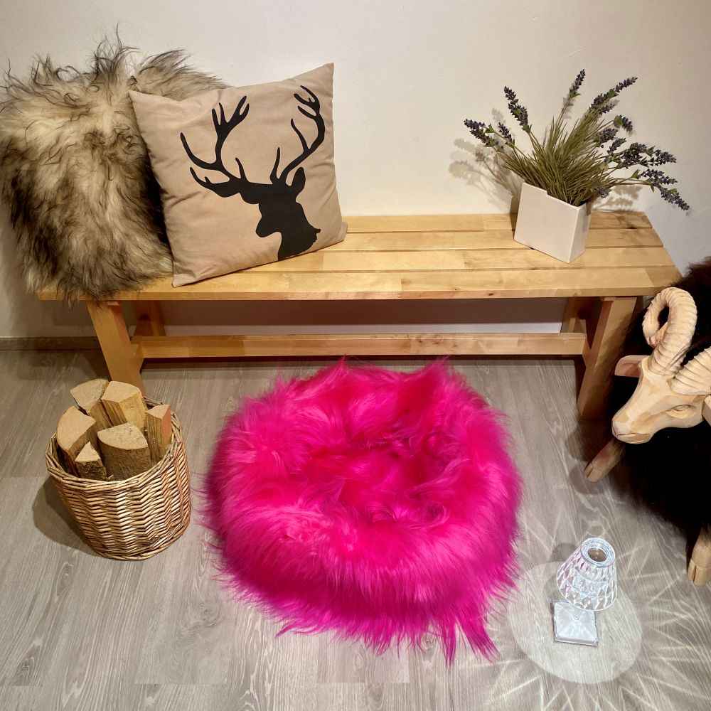 Lammfell Hundebett Pink aus hochwertigem Island Schaffell - FellHaus