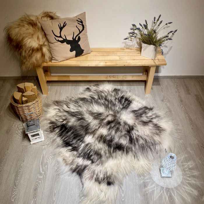 Island Schaffell Teppich Mufflon Schwarz | 2er Quer | Größe: 120x120cm - FellHaus