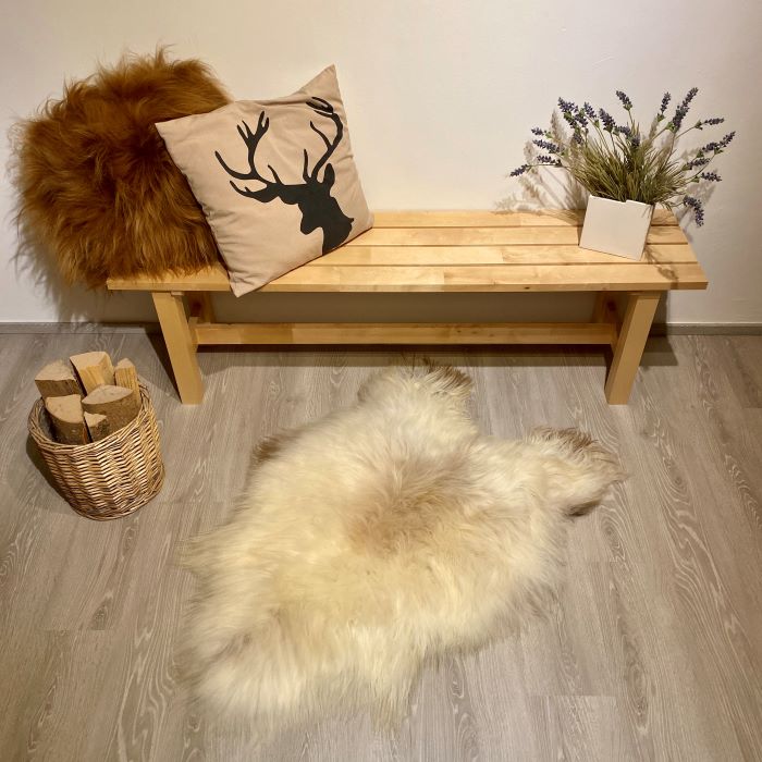 Island Schaffell Einzelstück naturweiß