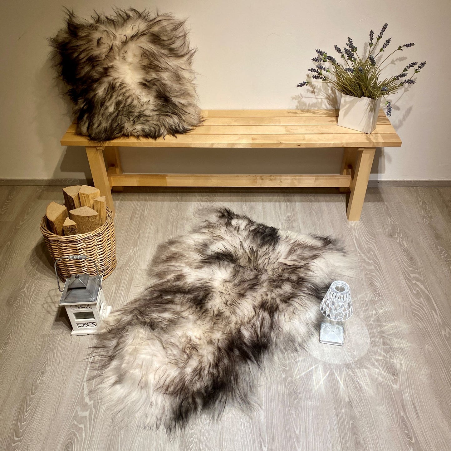 Schaffell Kissen Mufflon Schwarz