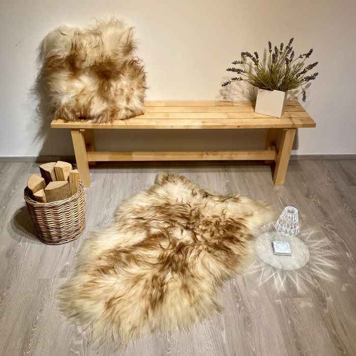 Schaffell Kissen Mufflon Braun - FellHaus