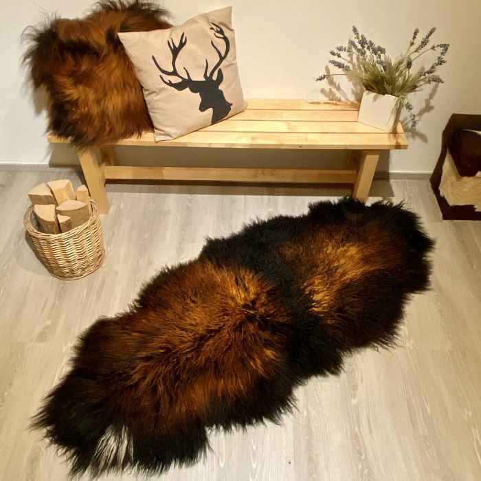 Island Schaffell Teppich Schwarz Rotbraun | Größe: 170x80cm | Einzelstück Nr:796 - FellHaus