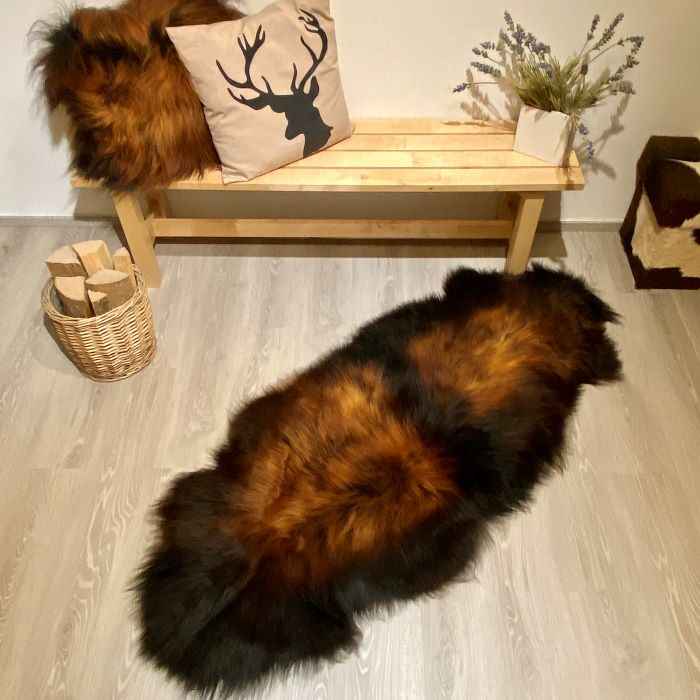 Island Schaffell Teppich Schwarz Rotbraun | Größe: 170x70cm | Nr:797 - FellHaus