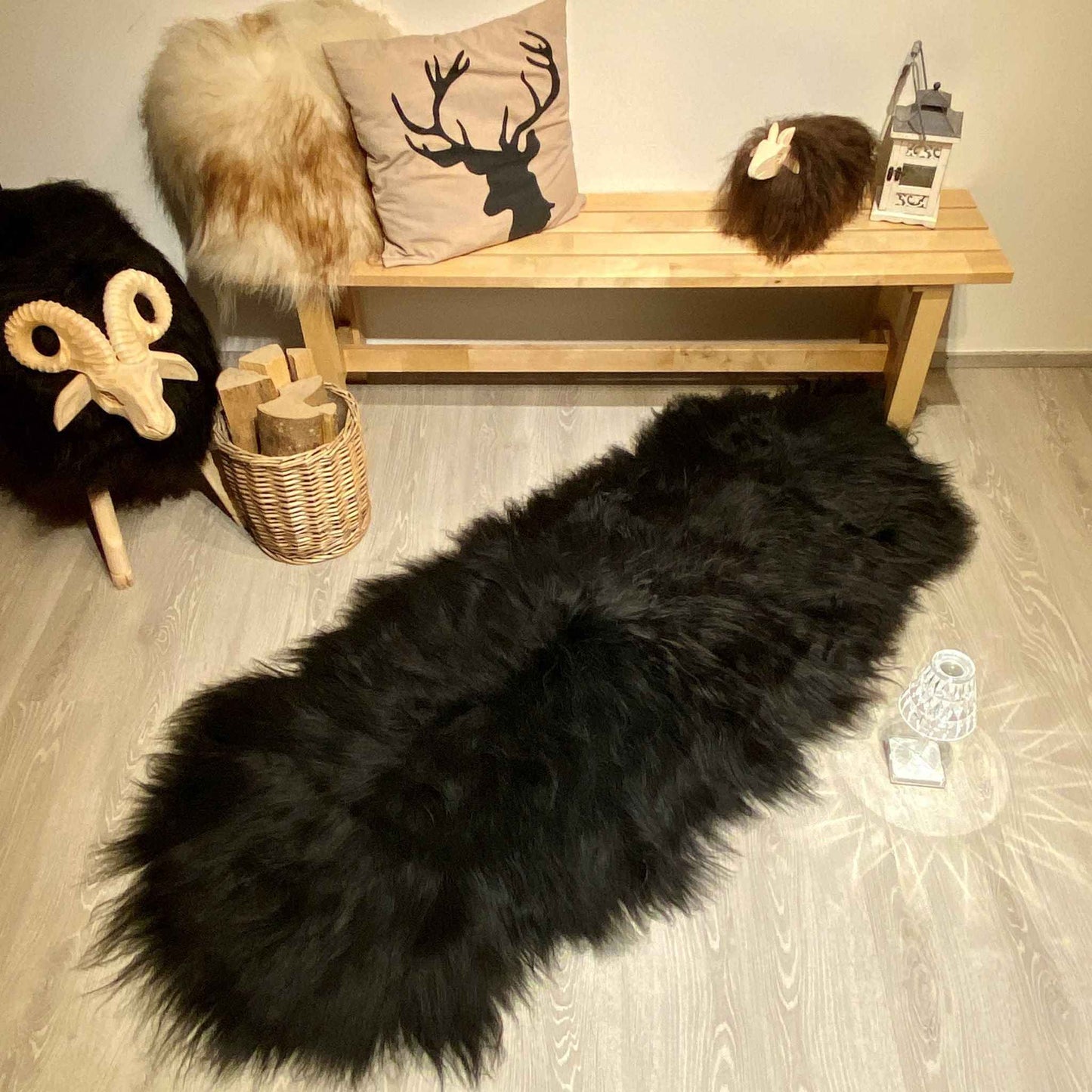 Island Schaffell Teppich Schwarz | Läufer | Größe: 200x80cm - FellHaus
