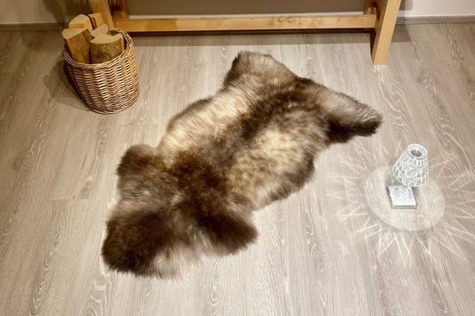 Was ist der Unterschied zwischen Lammfell und Schaffell?