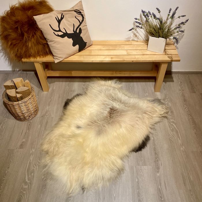 Island Schaffell Einzelstück naturweiß