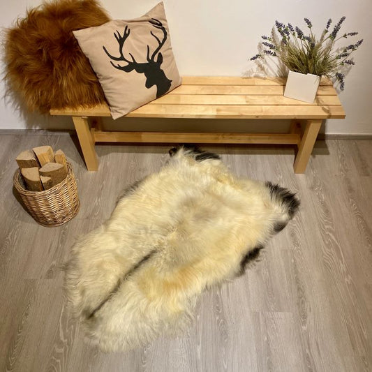 Island Schaffell Einzelstück naturweiß