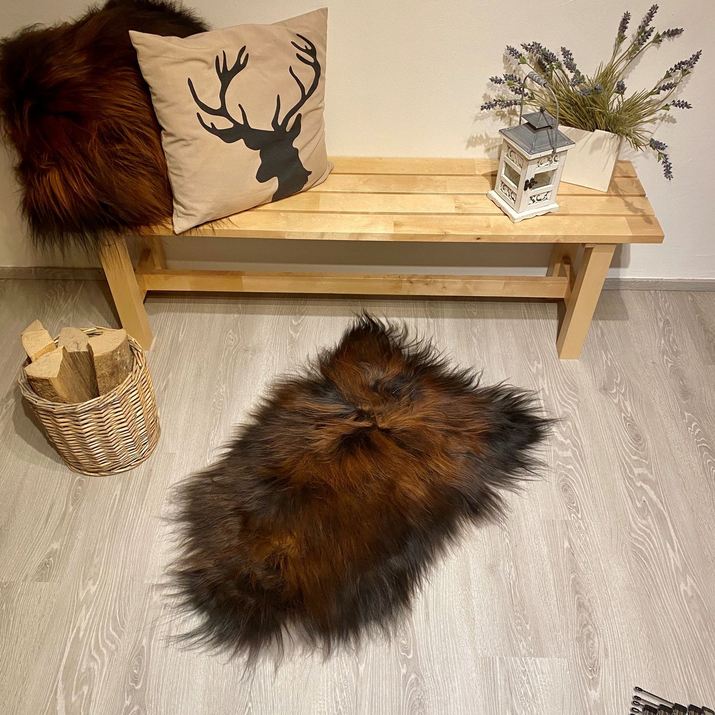 Island Schaffell Einzelstück schwarz goldbraun