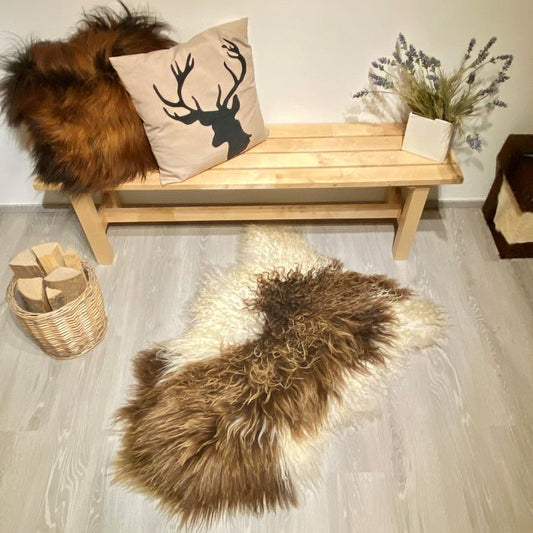 Island Schaffell gelockt Einzelstück weiß braun
