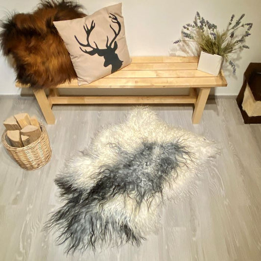 Island Schaffell gelockt Einzelstück weiß grau
