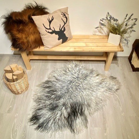 Island Schaffell gelockt Einzelstück weiß grau
