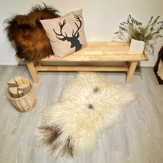 Island Schaffell gelockt Einzelstück weiß braun