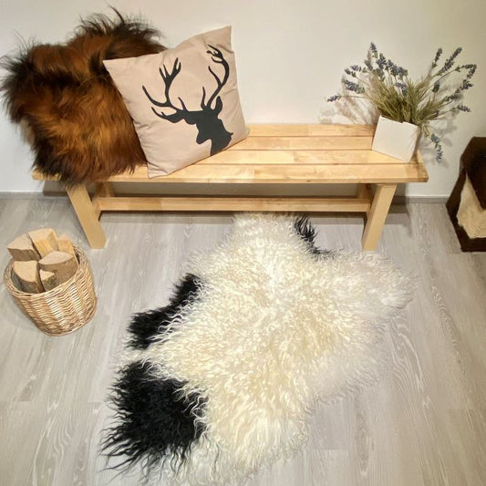 Island Schaffell gelockt Einzelstück weiß schwarz