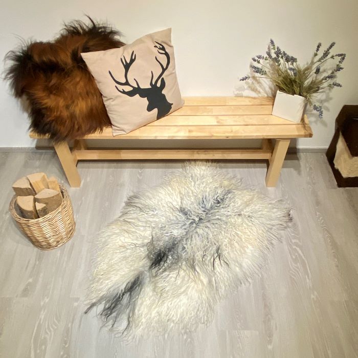 Island Schaffell gelockt Einzelstück weiß grau