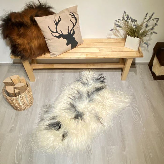 Island Schaffell gelockt Einzelstück weiß grau