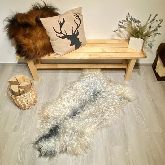 Island Schaffell gelockt Einzelstück weiß grau