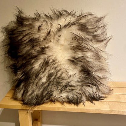 Schaffell Kissen Mufflon Schwarz