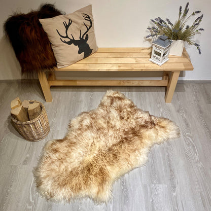 Schaffell weiß mit braunen spitzen