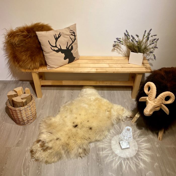 Schaffell Einzelstück naturweiß gefleckt