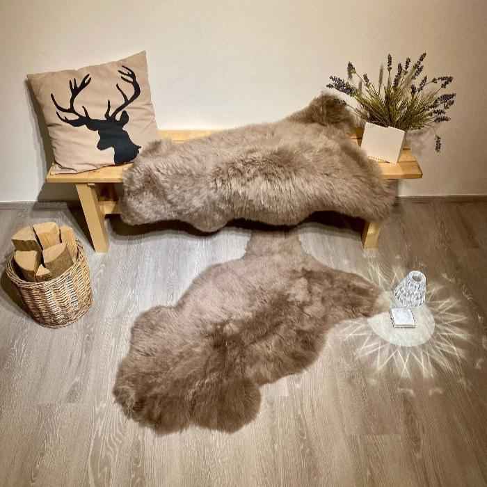 Schaffell Taupe – Hochwertiges Naturfell für Ihr Zuhause kaufen - FellHaus