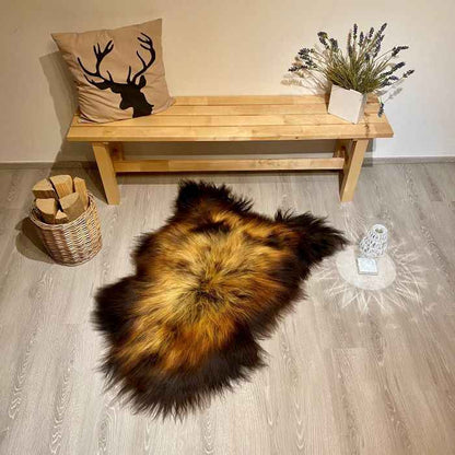 Island Schaffell Schwarz Goldbraun Modell: Schwarzes Feuer - FellHaus