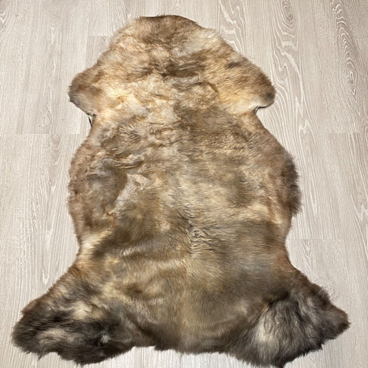 Schaffelll Hundedecke Braun Weiß gefleckt