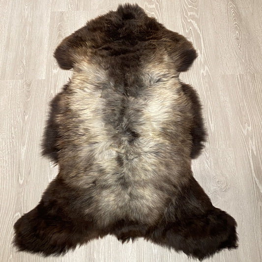 Schaffelll Hundedecke Braun Weiß gefleckt