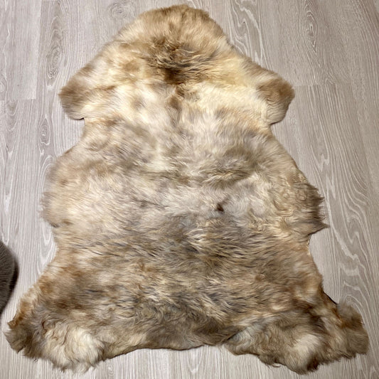 Schaffelll Hundedecke naturweiß braun  gefleckt