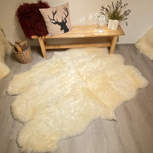 Carpet made of real sheepskin in natural white made of 6 skins